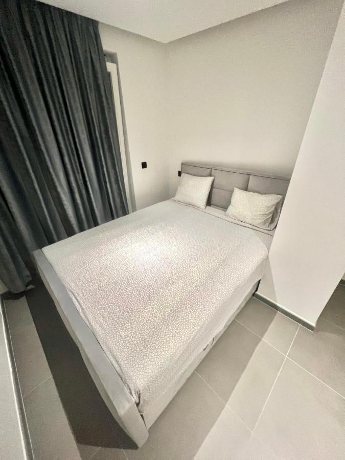 Luxury Brand New Apartment Брюссель Экстерьер фото